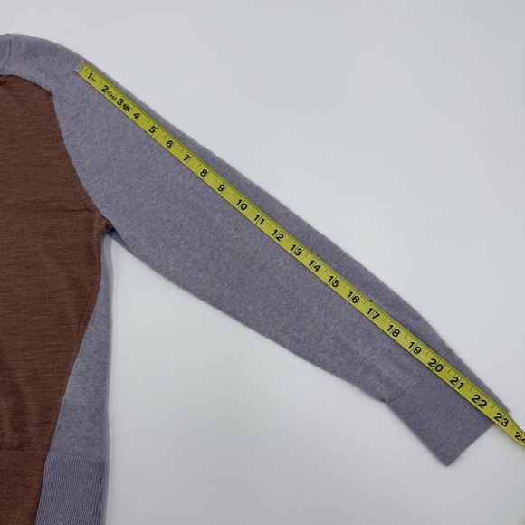 Banana Republic Women’s Camel Gray Contrast Women's Merino Wool Sweater Small P - Picture 11 of 11